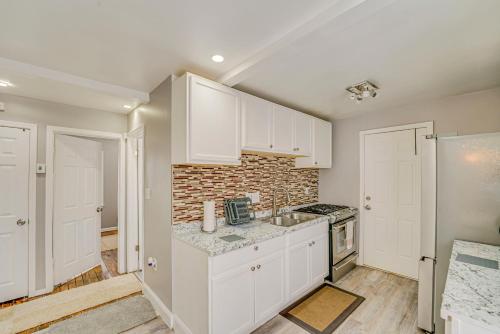 Detroit Vacation Rental Private Patio and Yard in Detroit, USA