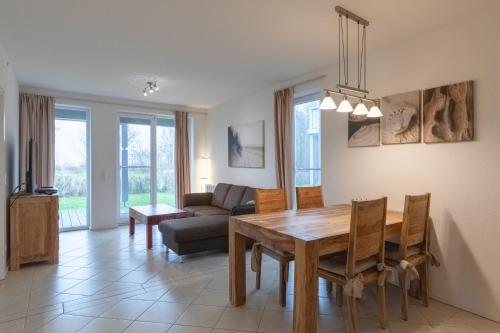 Apartment with Lake View