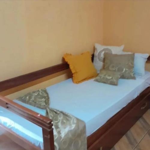 Triple Room with Private Bathroom image 2