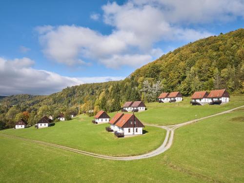 Holiday Home Green Valley Park Stárkov 6 by Interhome (Holiday Home Green Valley Park Starkov 6 by Interhome) in Stárkov