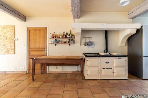 Bastide d'exception avec piscine - Idéal groupe et séminaire - 15 pers (Bastide d'exception avec piscine - Ideal groupe et seminaire - 15 pers) in Latour (Midi-Pyrenees)