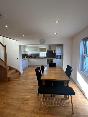 virtuve, 3 Bed house near Tenby with Hot Tub in Carew