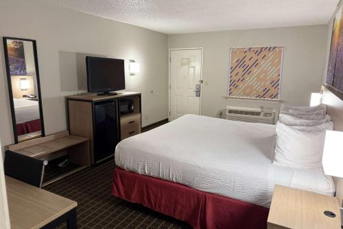 Days Inn by Wyndham San Antonio Interstate Hwy 35 North in San Antonio, USA