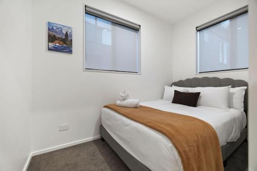 Coronet Adventure Villa | Arthurs Point Stay Near Ski & Hot Pools - image 8
