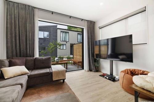 Three-Bedroom House image 4