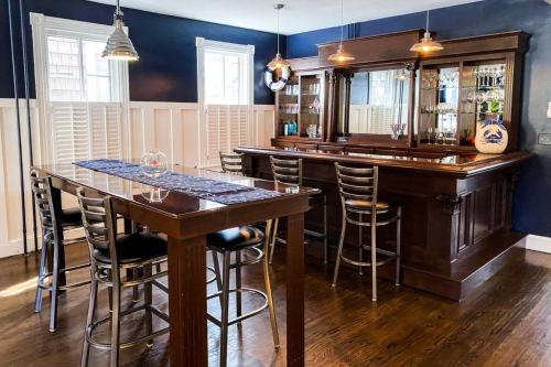 Anchor at Annapolis Inn - iTrip Annapolis