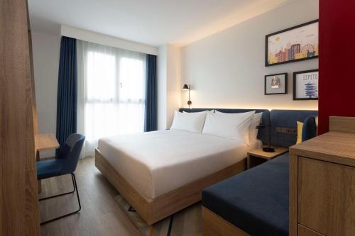 King Room image 10