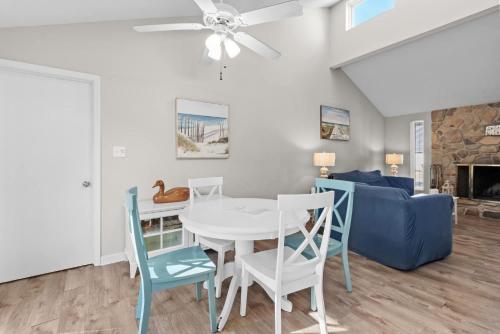 Backyard Oasis 1 Mile to Beach Golf Cart Friendly in Socastee (SC)