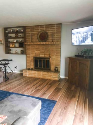 Entire House in the Heart of NW AR with Office Space Entire House in the Heart of NW AR with Office Space