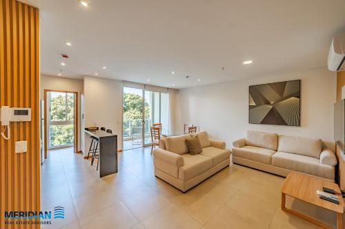 303 Emerald! Nuevo Steps away from the Shopping del Sol! 90 m2 y Gge