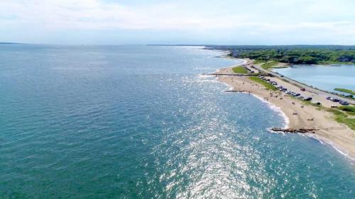 The Madeline - Waterfront Stay with Dock & Fire Pit The Madeline - Waterfront Stay with Dock & Fire Pit