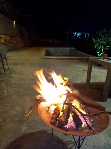 Instalações, Roots55lb villa in jadra chouf in Jiyeh