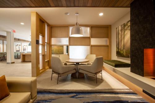 Fairfield Inn & Suites by Marriott Greenville Spartanburg/Duncan - image 10