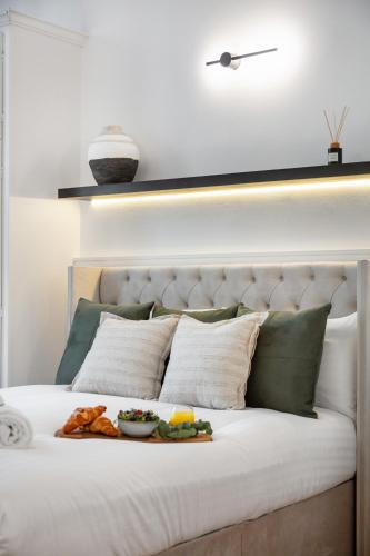 Designer Chelsea Apartment up to 6 guests - image 11