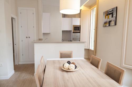 Superior Two-Bedroom Apartment with Balcony image 4