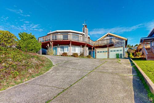 3 bedrooms, 5 beds