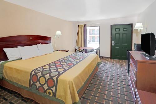 Super 8 by Wyndham Acworth/Atlanta Area - image 17