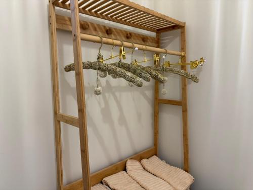 124a LE MARAIS - RICHARD LENOIR working & living - image 6