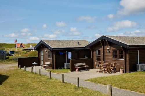  Fjand Badeby - Guesthouse, Cottages and Colony in Ulfborg