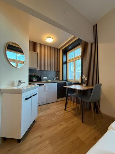 บริการและสิ่งอำนวยความสะดวก, CROWN LIVING Villa Blumenau Studios, SmartTV, Parkplatz in ลุสเทเนา