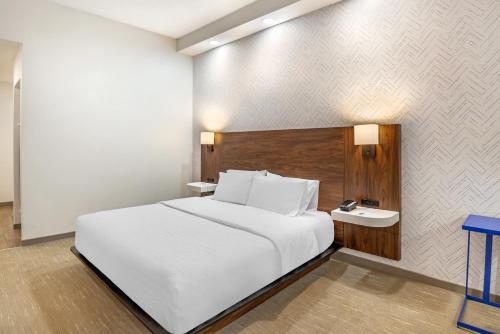 Hampton Inn Petersburg-Fort Lee - image 8