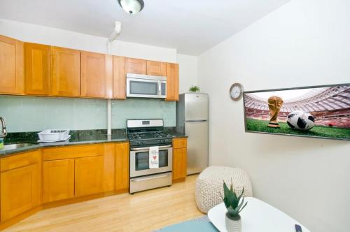 102-1A Best Value 2BR Apt Near Central Park, New York (Foto 8)