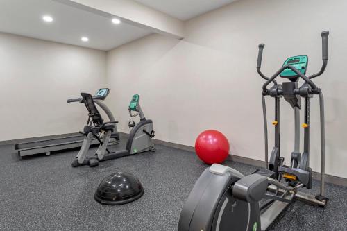 Holiday Inn Express Pittsburgh - Munhall By IHG - 피트니스 센터