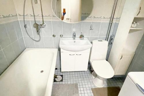 Charming studio in Helsinki 42 m² with pool view, Helsinki (Foto 8)