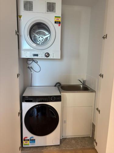 Stunning Apt central to Canberra & surrounds