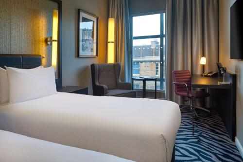 DoubleTree by Hilton Edinburgh City Centre - image 7