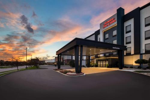 Hampton Inn & Suites Dayton-Vandalia - image 6