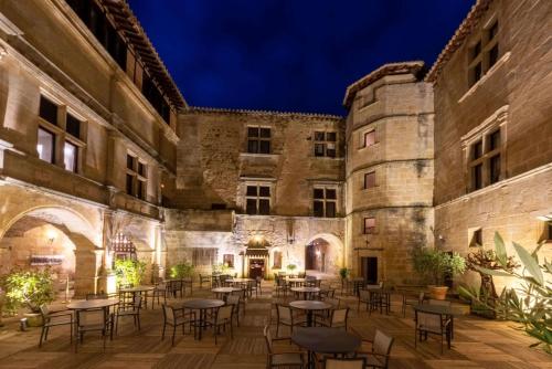 ทัศนียภาพภายนอกโรงแรม, Chateau des Ducs de Joyeuse, BW Signature Collection in คุยซา