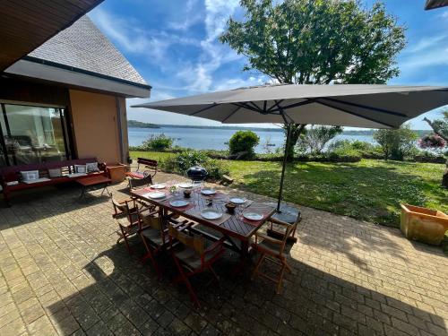 Facilities, Rare Grande Villa Incroyable vue mer in Roscanvel