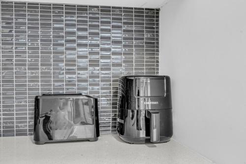 Luxury Spacious Apartment 10 min to Airport Wifi Luxury Spacious Apartment 10 min to Airport Wifi