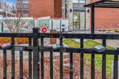 Luxury Spacious Apartment 10 min to Airport Wifi Luxury Spacious Apartment 10 min to Airport Wifi