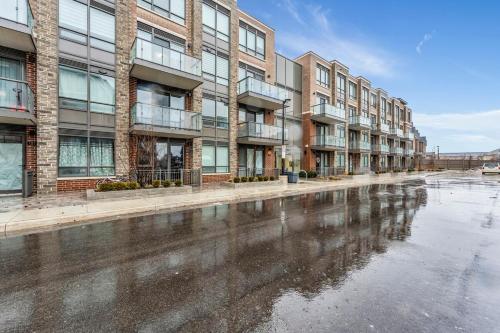 Luxury Spacious Apartment 10 min to Airport Wifi Luxury Spacious Apartment 10 min to Airport Wifi