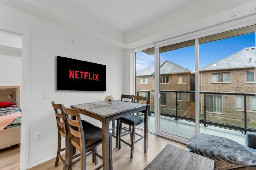 Luxury Spacious Apartment 10 min to Airport Wifi Luxury Spacious Apartment 10 min to Airport Wifi