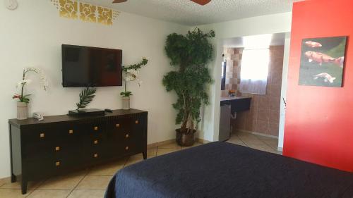 Lago Motor Inn – Lake Worth, FL