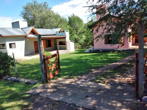Hotelli välisilme, Complejo Aguas Calmas - Casa Laguna in Los Reartes