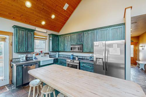 Dory Days Beach House in Pacific City (OR)