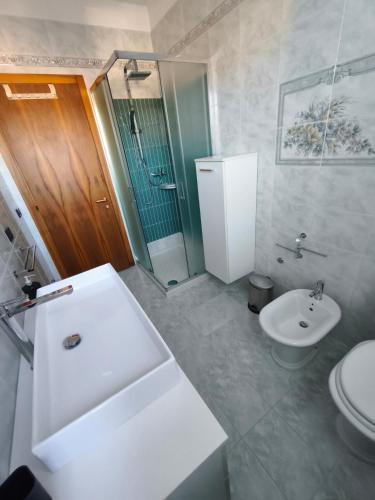 Two-Bedroom Deluxe Apartment with Balcony image 8