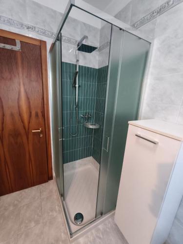 Two-Bedroom Deluxe Apartment with Balcony image 7