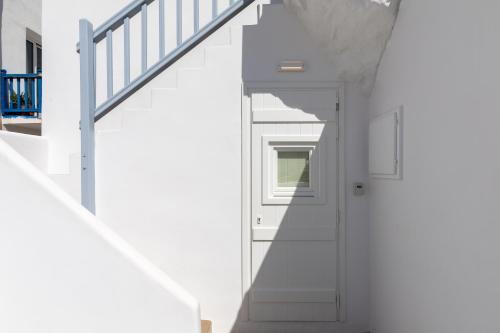 Jacuzzi Suite by Divalproperties-Mykonos 5