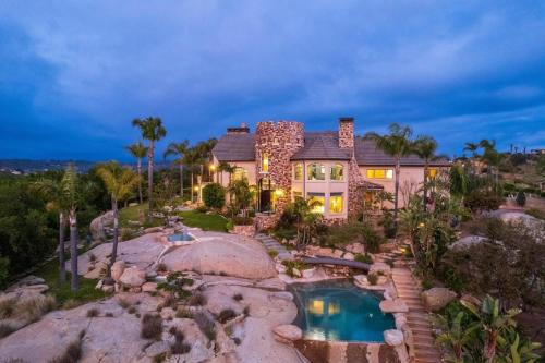 Secluded Boulder Groves Resort Getaway! in 波偉