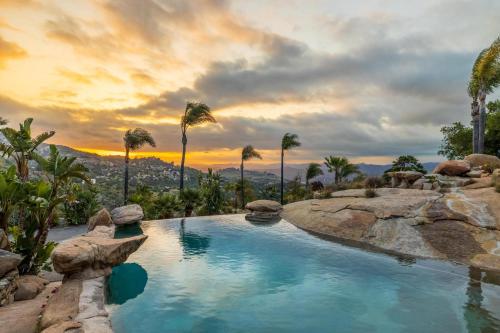 泳池, Secluded Boulder Groves Resort Getaway! in 波偉