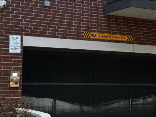 Luxury Spacious Apartment 10 min to Airport Wifi Luxury Spacious Apartment 10 min to Airport Wifi