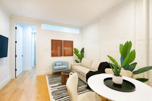 1290-8 New Renovated 2 Bedrooms in UES, New York (fotografie 2)
