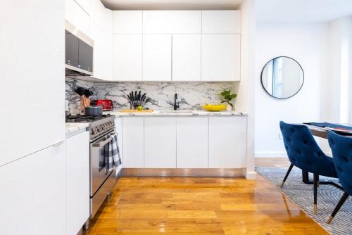 13-3 I Brand New 4BR 3Bth Duplex Private Roof Deck, New York (Foto 10)