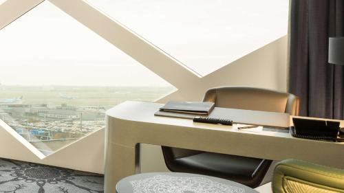 Hilton Amsterdam Airport Schiphol - image 40