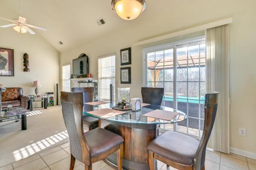 6 Mi to Charlotte Motor Speedway Home with Fire Pit in 康科德